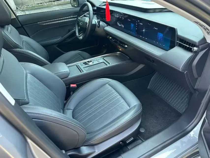 2025 Ford Mondeo 2.0T 254HP L4 8AT,autocango,china used car exporter,china ev exporter,chinese used car exporter,chinese used ev exporter