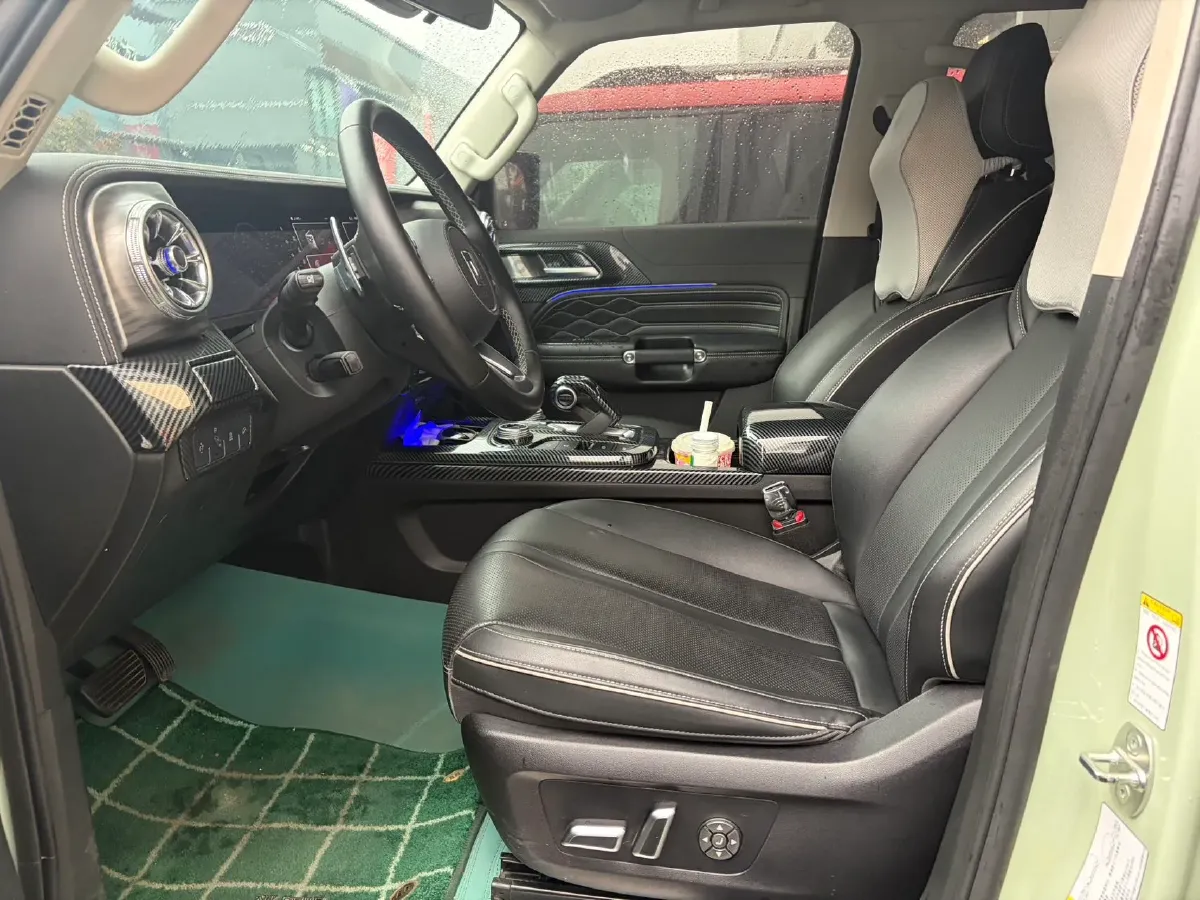 2021 Tank 300 2.0T 227HP L4 8AT,autocango,china used car exporter,china ev exporter,chinese used car exporter,chinese used ev exporter