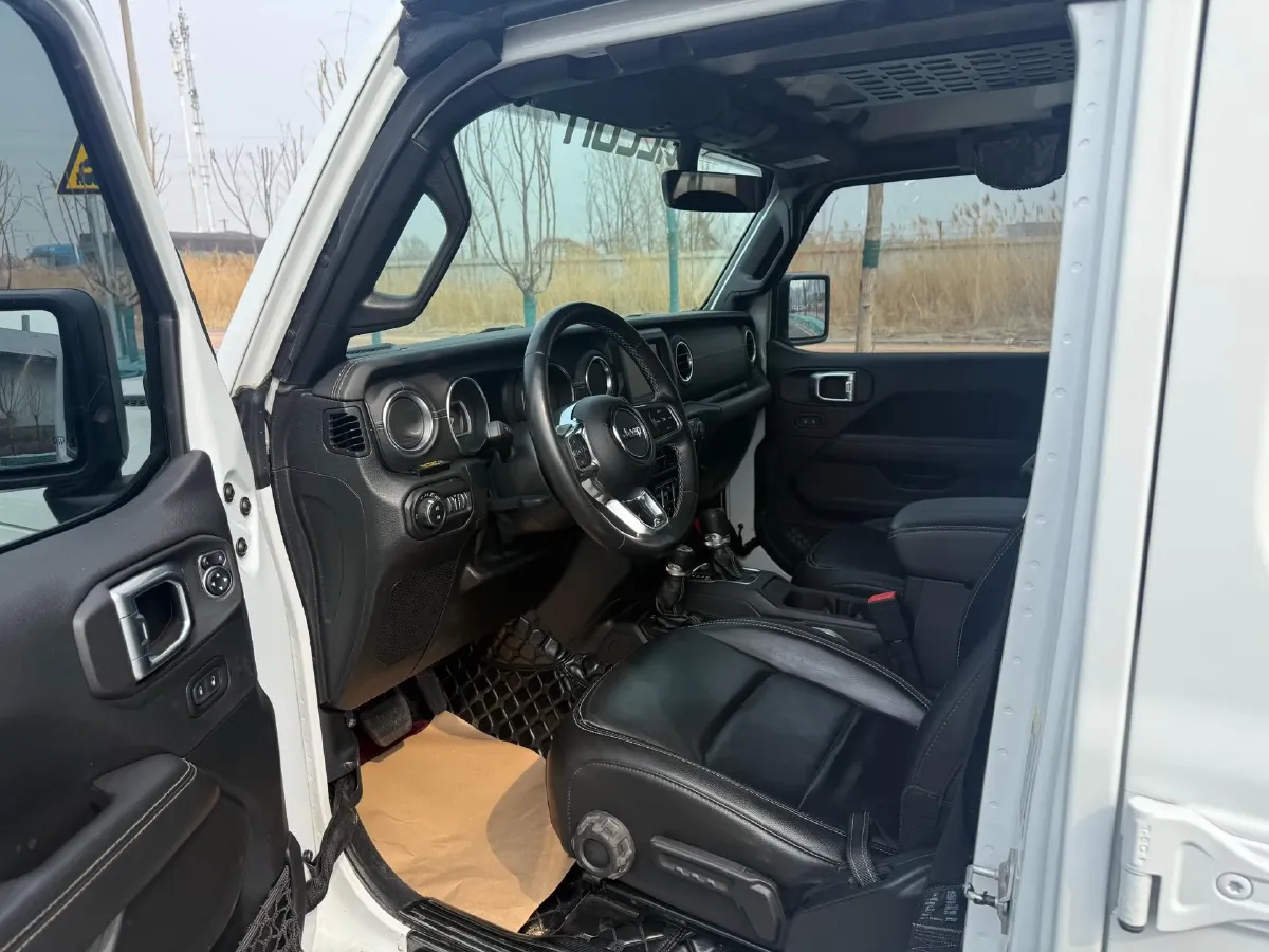 2021 Jeep Wrangler 2.0T 266HP L4 8AT,autocango,china used car exporter,china ev exporter,chinese used car exporter,chinese used ev exporter