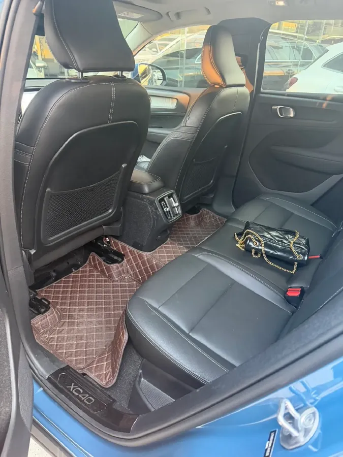 2023 Volvo XC40 2.0T 197HP L4 7DCT,autocango,china used car exporter,china ev exporter,chinese used car exporter,chinese used ev exporter