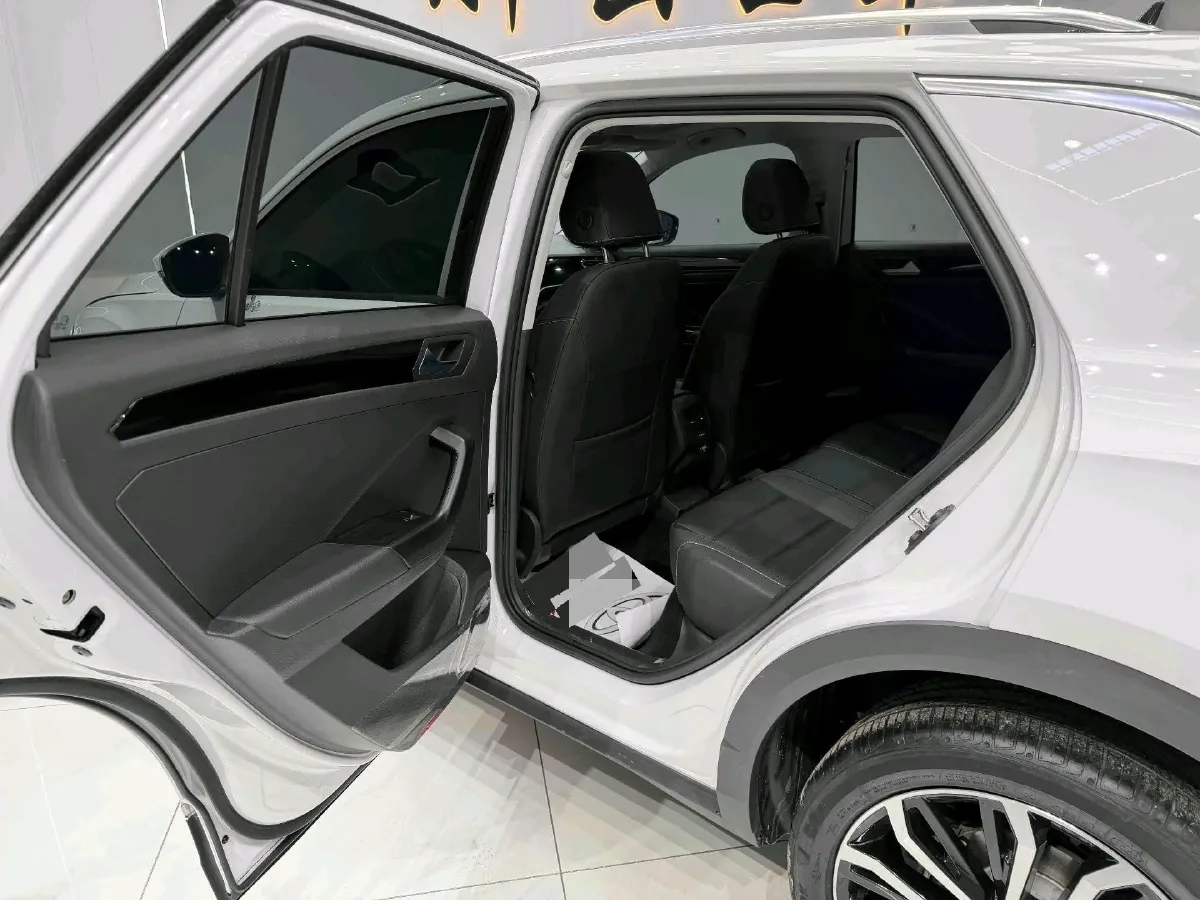 2022 Volkswagen T-Roc 1.4T 150HP L4 7DCT,autocango,china used car exporter,china ev exporter,chinese used car exporter,chinese used ev exporter