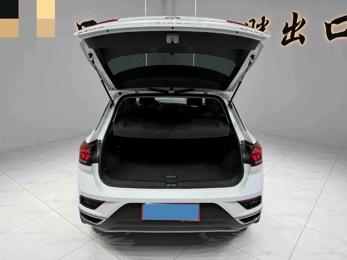 2022 Volkswagen T-Roc 1.4T 150HP L4 7DCT,autocango,china used car exporter,china ev exporter,chinese used car exporter,chinese used ev exporter