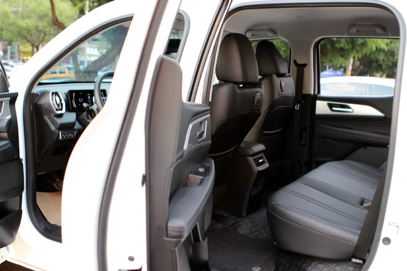 2024 Great Wall Poer King Kong 2.0T 190HP L4 6AT,autocango,china used car exporter,china ev exporter,chinese used car exporter,chinese used ev exporter