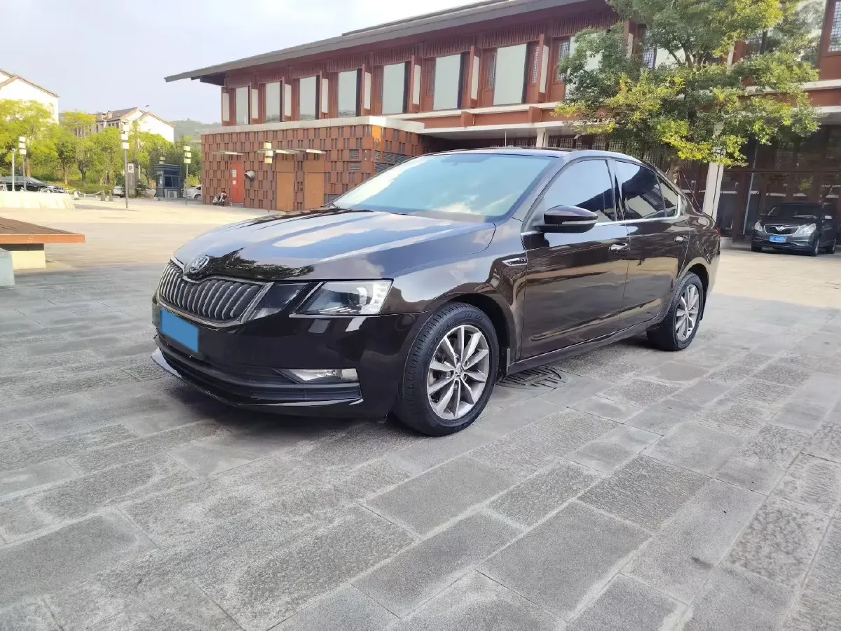 2018 Skoda Octavia 1.2T 116HP L4 7DCT,autocango,china used car exporter,china ev exporter,chinese used car exporter,chinese used ev exporter