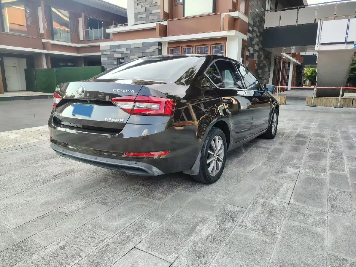 2018 Skoda Octavia 1.2T 116HP L4 7DCT,autocango,china used car exporter,china ev exporter,chinese used car exporter,chinese used ev exporter
