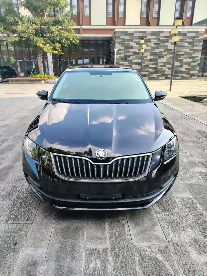 2018 Skoda Octavia 1.2T 116HP L4 7DCT,autocango,china used car exporter,china ev exporter,chinese used car exporter,chinese used ev exporter