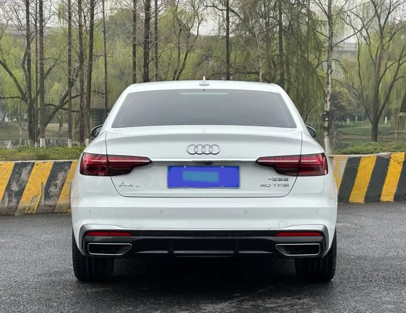 2020 Audi A4L 2.0T 190HP L4 7DCT,autocango,china used car exporter,china ev exporter,chinese used car exporter,chinese used ev exporter