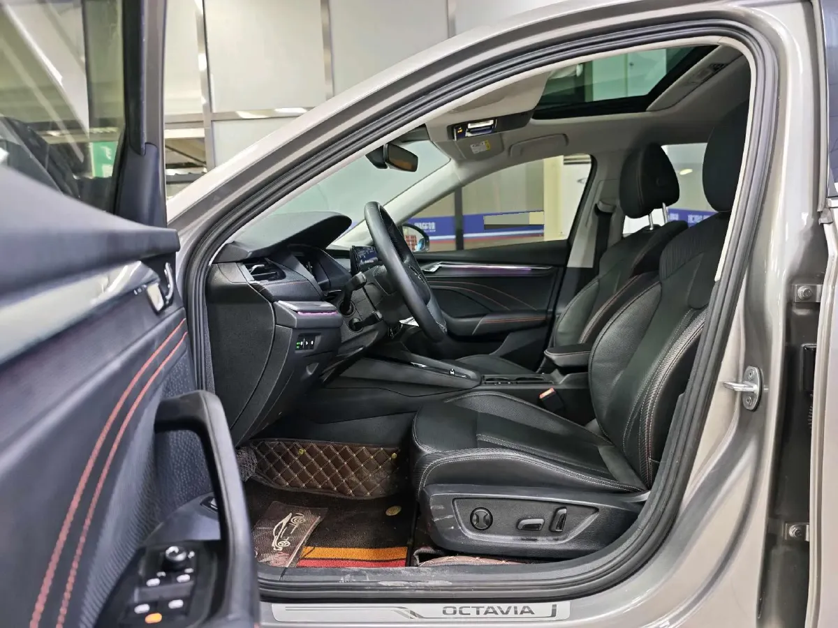 2021 Skoda Octavia 1.4T 150HP L4 7DCT,autocango,china used car exporter,china ev exporter,chinese used car exporter,chinese used ev exporter