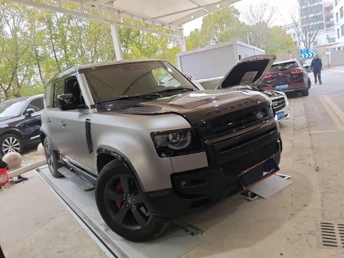 2024 Land Rover Defender 3.0T 400HP L6 8AT,autocango,china used car exporter,china ev exporter,chinese used car exporter,chinese used ev exporter