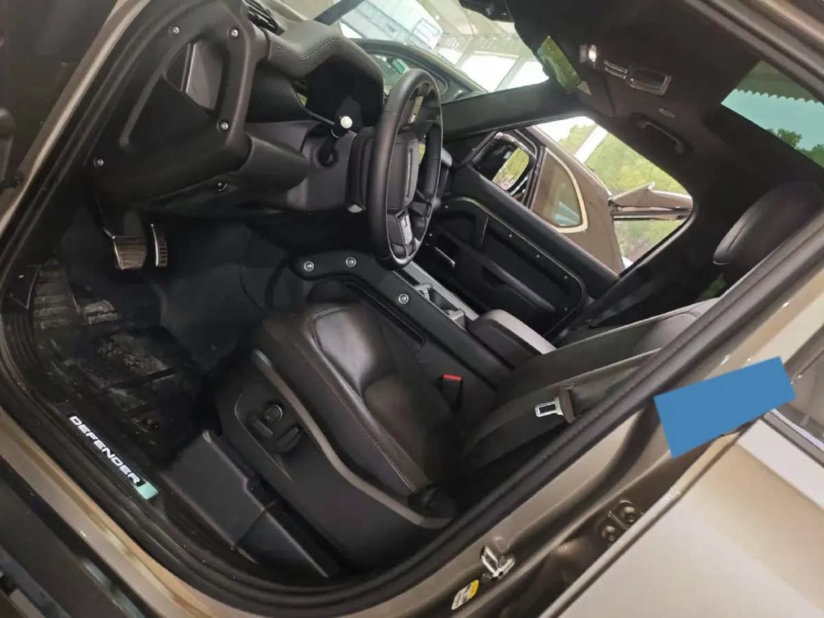 2024 Land Rover Defender 3.0T 400HP L6 8AT,autocango,china used car exporter,china ev exporter,chinese used car exporter,chinese used ev exporter