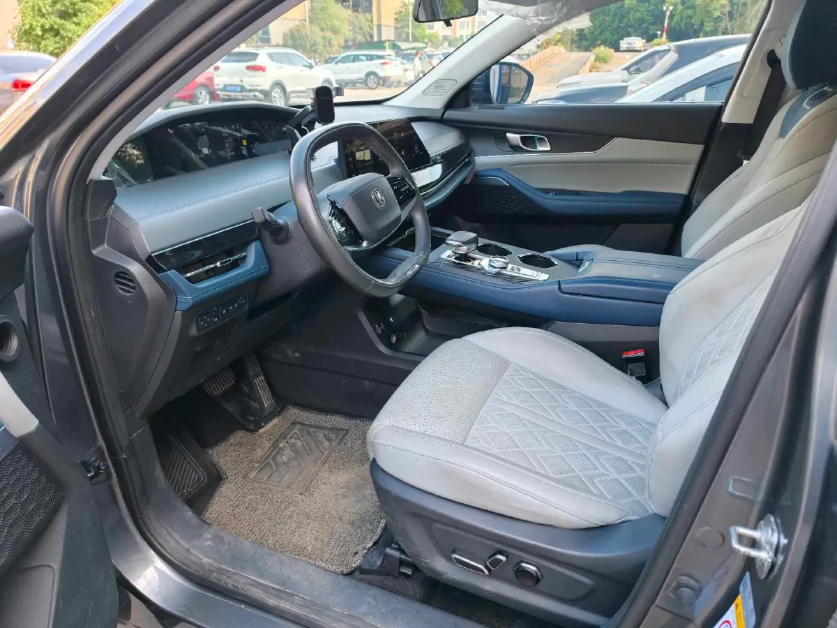 2022 Chevrolet Menlo BEV 61.1KWH,autocango,china used car exporter,china ev exporter,chinese used car exporter,chinese used ev exporter