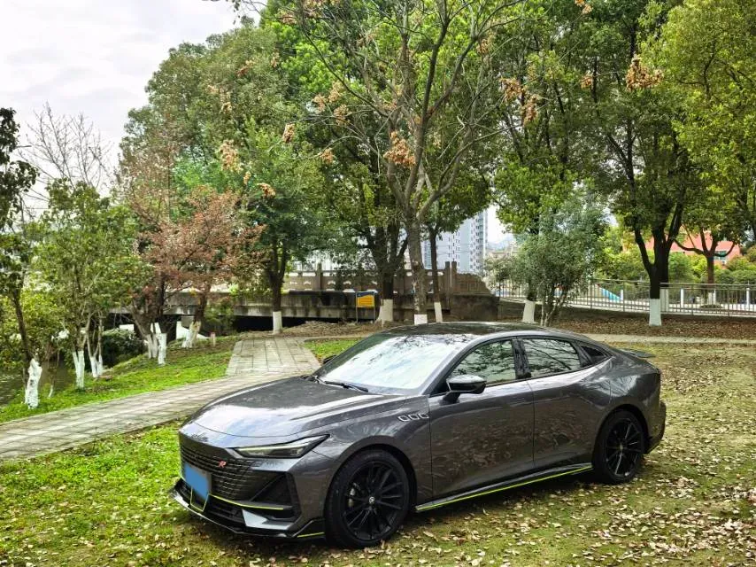 2022 ChangAn UNI-V 1.5T 188HP L4 7DCT,autocango,china used car exporter,china ev exporter,chinese used car exporter,chinese used ev exporter