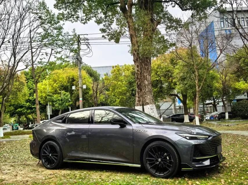 2022 ChangAn UNI-V 1.5T 188HP L4 7DCT,autocango,china used car exporter,china ev exporter,chinese used car exporter,chinese used ev exporter