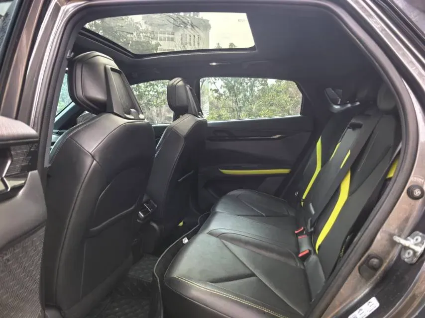 2022 ChangAn UNI-V 1.5T 188HP L4 7DCT,autocango,china used car exporter,china ev exporter,chinese used car exporter,chinese used ev exporter