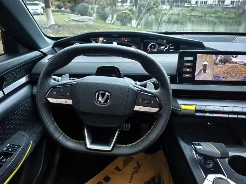 2022 ChangAn UNI-V 1.5T 188HP L4 7DCT,autocango,china used car exporter,china ev exporter,chinese used car exporter,chinese used ev exporter