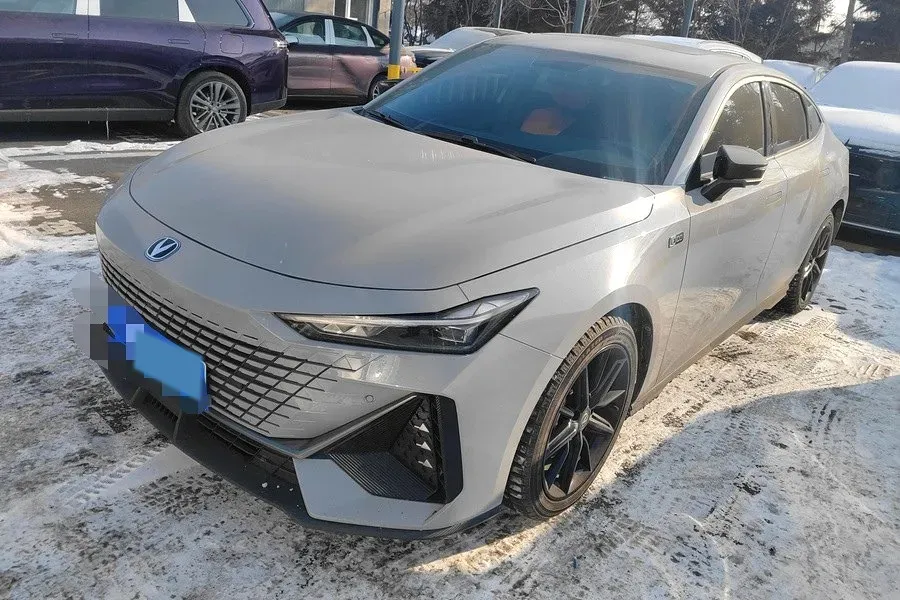 2023 ChangAn UNI-V iDD 1.5T 170HP L4 6TCT PHEV 18.4KWH,autocango,china used car exporter,china ev exporter,chinese used car exporter,chinese used ev exporter