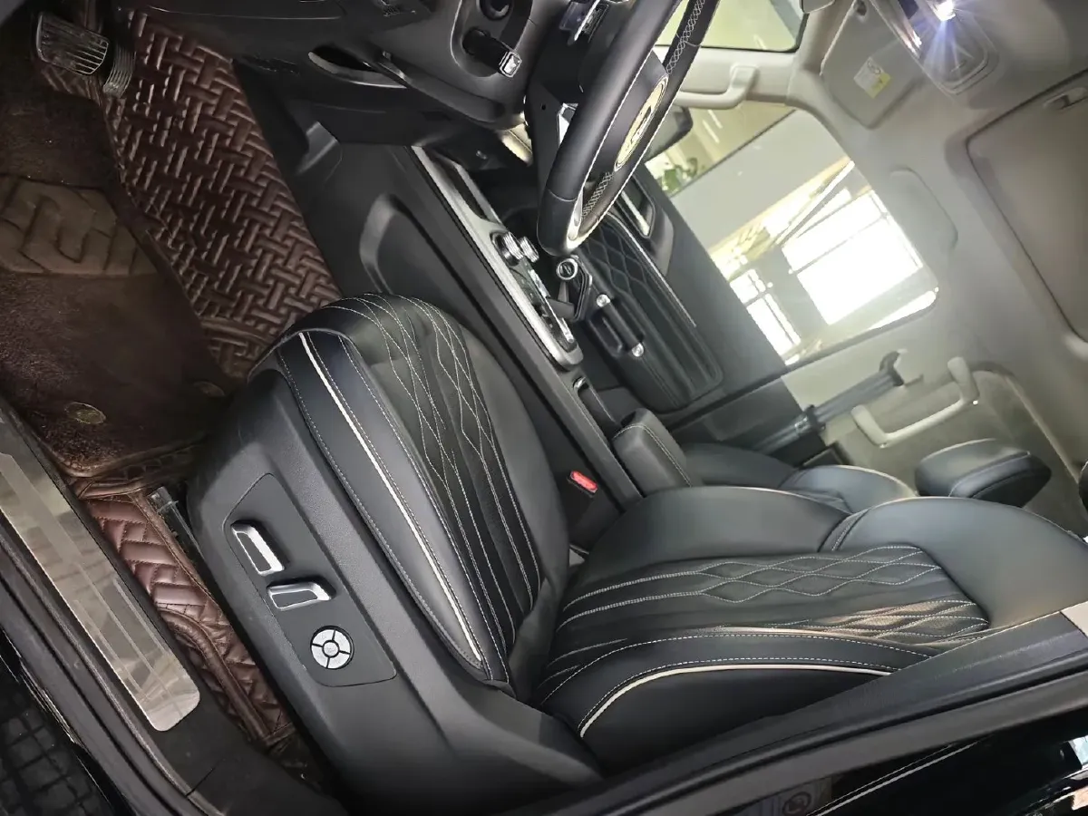 2023 Tank 300 2.0T 227HP L4 8AT,autocango,china used car exporter,china ev exporter,chinese used car exporter,chinese used ev exporter