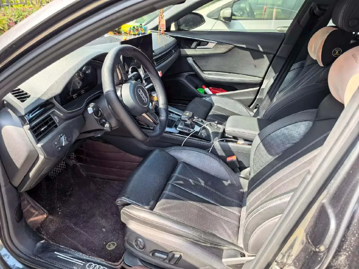 2023 Audi A4L 2.0T 190HP L4 7DCT,autocango,china used car exporter,china ev exporter,chinese used car exporter,chinese used ev exporter