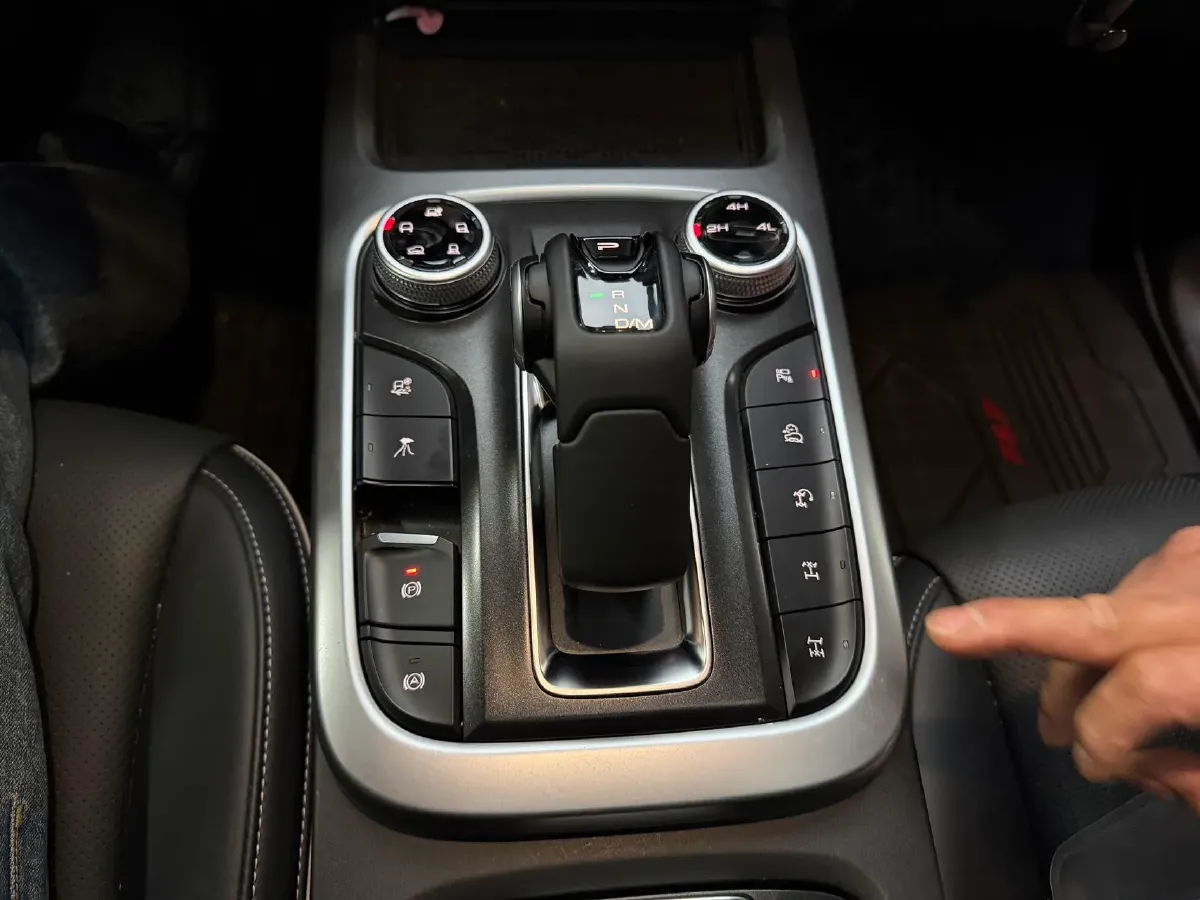 2024 Tank 300 2.0T 227HP L4 8AT,autocango,china used car exporter,china ev exporter,chinese used car exporter,chinese used ev exporter