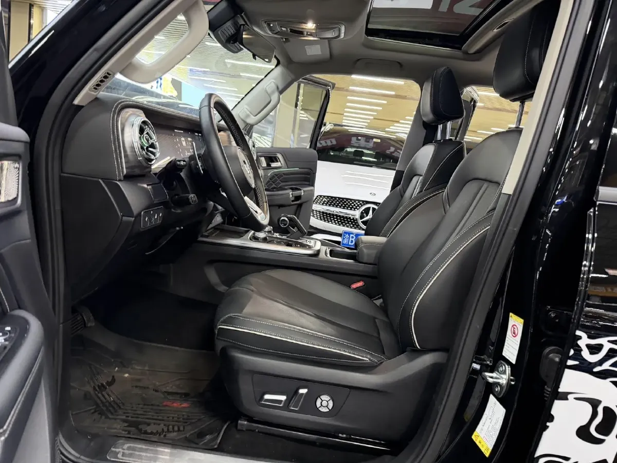 2024 Tank 300 2.0T 227HP L4 8AT,autocango,china used car exporter,china ev exporter,chinese used car exporter,chinese used ev exporter