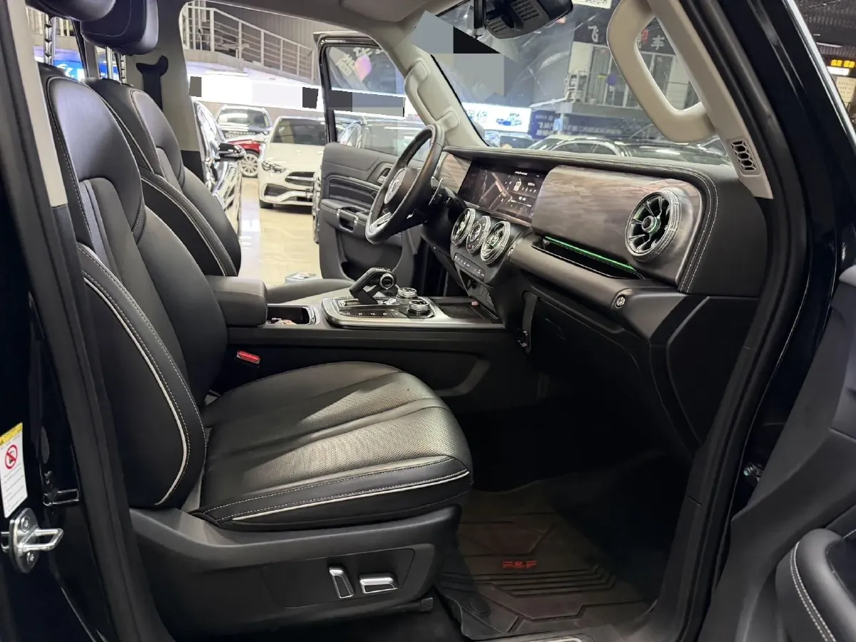 2024 Tank 300 2.0T 227HP L4 8AT,autocango,china used car exporter,china ev exporter,chinese used car exporter,chinese used ev exporter