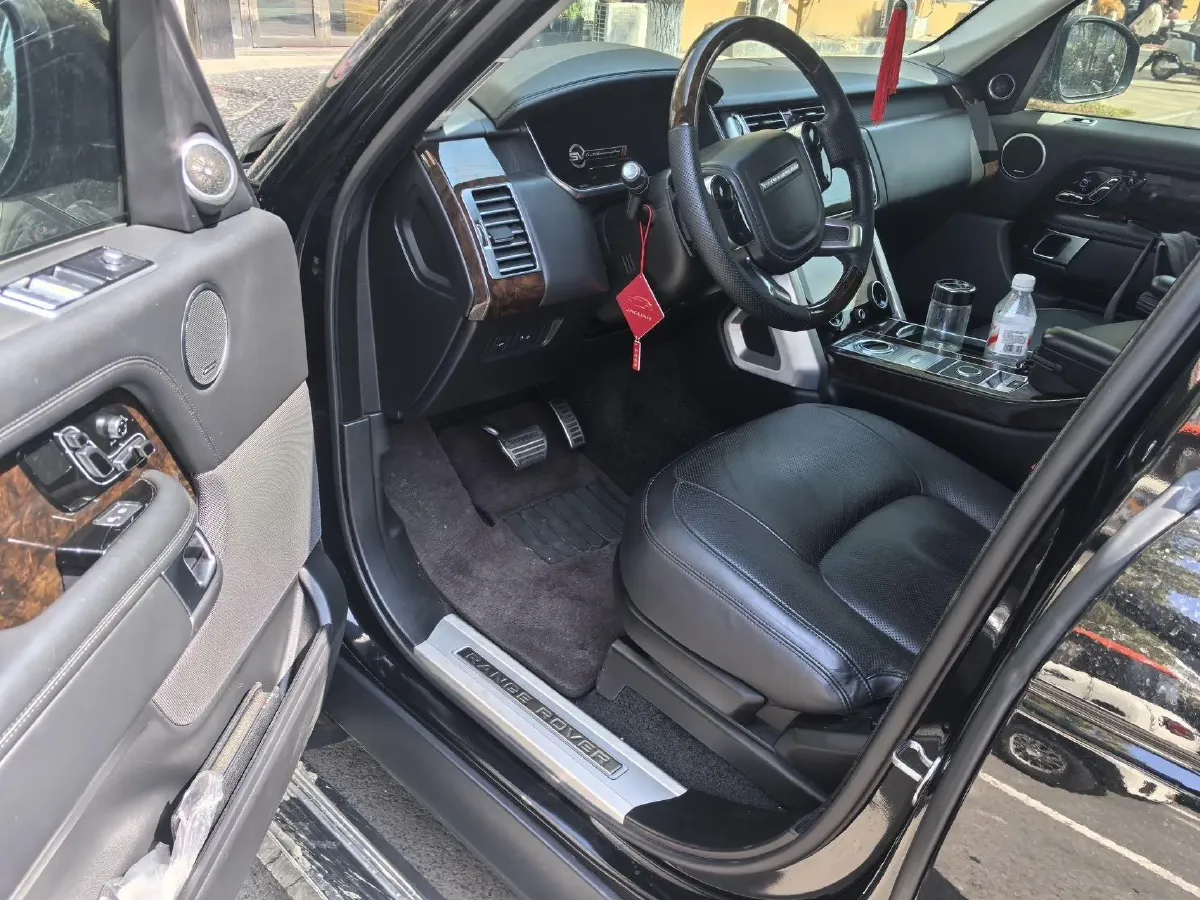 2020 Land Rover Range Rover 3.0T 400HP L6 8AT,autocango,china used car exporter,china ev exporter,chinese used car exporter,chinese used ev exporter
