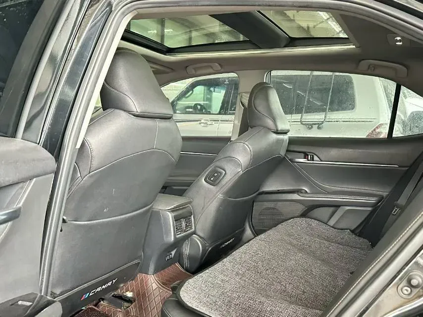 2021 Toyota Camry 2.5L 209HP L4 8AT,autocango,china used car exporter,china ev exporter,chinese used car exporter,chinese used ev exporter