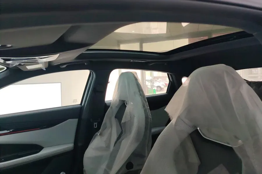 2024 ChangAn UNI-V iDD 1.5L 110HP L4 E-CVT PHEV 18.99KWH,autocango,china used car exporter,china ev exporter,chinese used car exporter,chinese used ev exporter