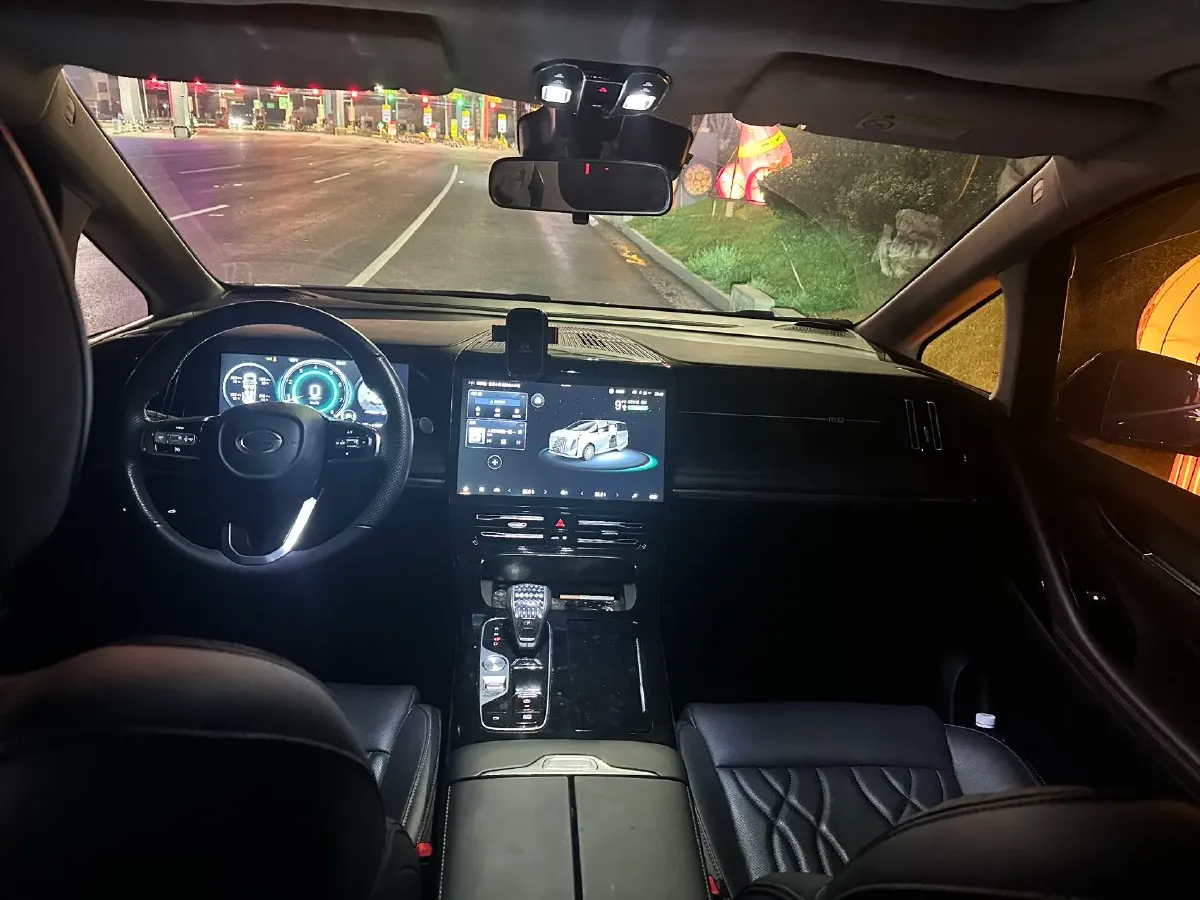 2024 GAC Trumpchi M8 2.0T 252HP L4 8AT,autocango,china used car exporter,china ev exporter,chinese used car exporter,chinese used ev exporter