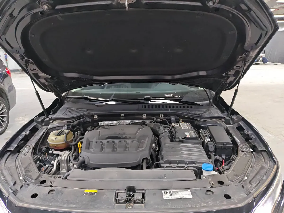 2023 Volkswagen Passat 2.0T 186HP L4 7DCT,autocango,china used car exporter,china ev exporter,chinese used car exporter,chinese used ev exporter