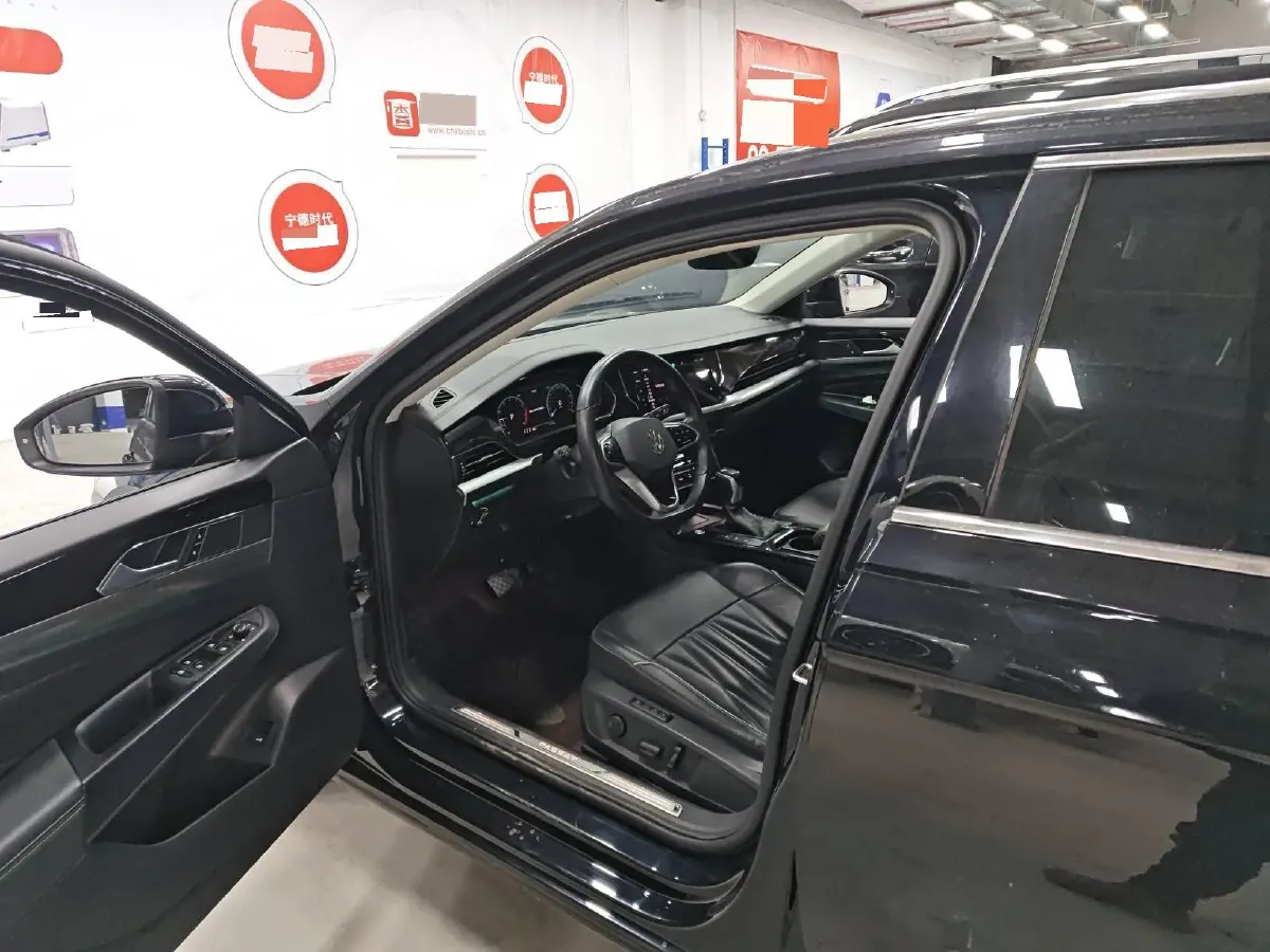 2023 Volkswagen Passat 2.0T 186HP L4 7DCT,autocango,china used car exporter,china ev exporter,chinese used car exporter,chinese used ev exporter