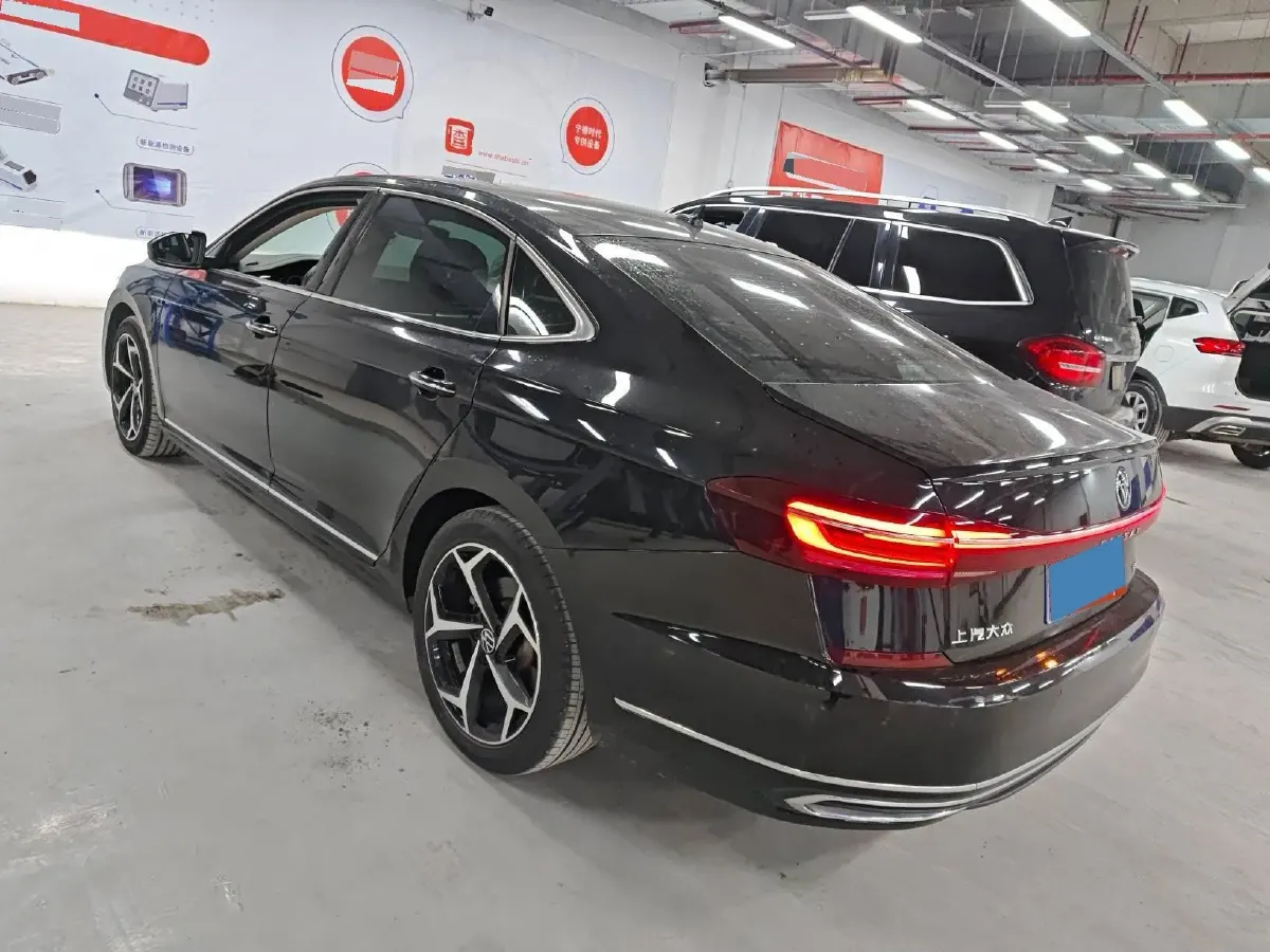 2023 Volkswagen Passat 2.0T 186HP L4 7DCT,autocango,china used car exporter,china ev exporter,chinese used car exporter,chinese used ev exporter