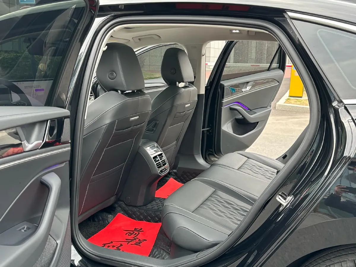 2024 Volkswagen Magotan 2.0T 220HP L4 7DCT,autocango,china used car exporter,china ev exporter,chinese used car exporter,chinese used ev exporter