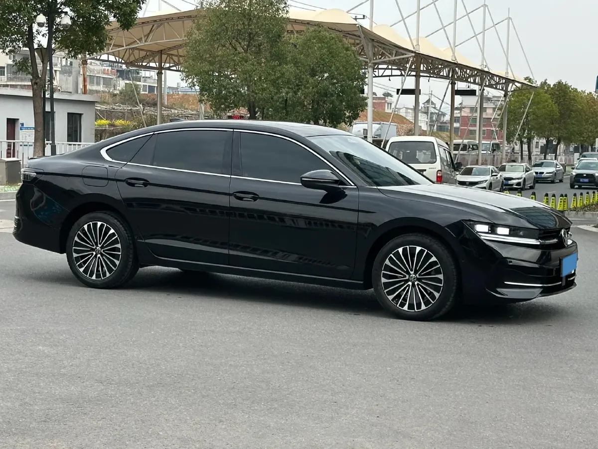 2024 Volkswagen Magotan 2.0T 220HP L4 7DCT,autocango,china used car exporter,china ev exporter,chinese used car exporter,chinese used ev exporter