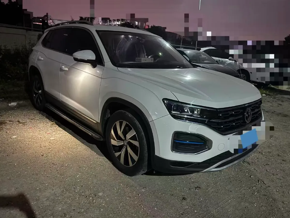 2019 Jeep Cherokee 2.0T 234HP L4 9AT,autocango,china used car exporter,china ev exporter,chinese used car exporter,chinese used ev exporter