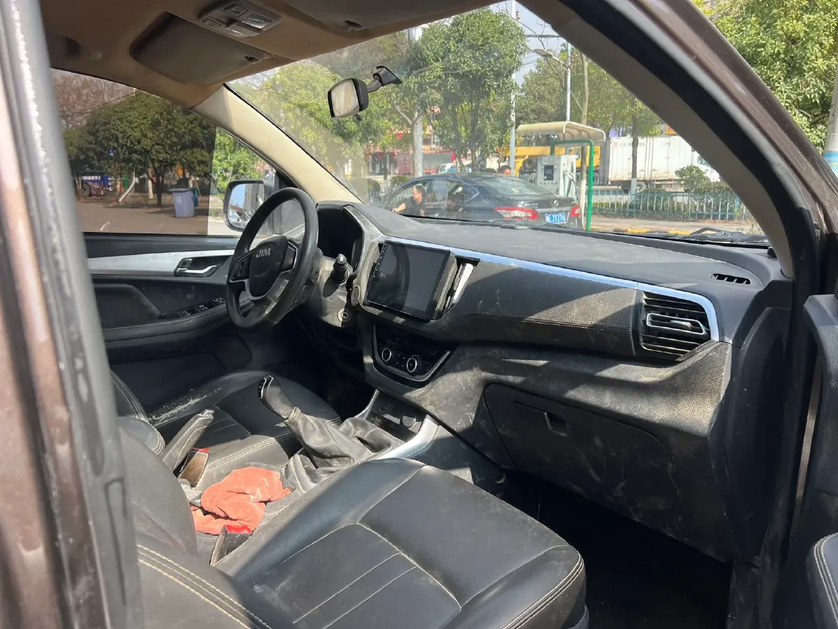 2020 JMC BaoDian 2.5T 140HP L4 5MT,autocango,china used car exporter,china ev exporter,chinese used car exporter,chinese used ev exporter