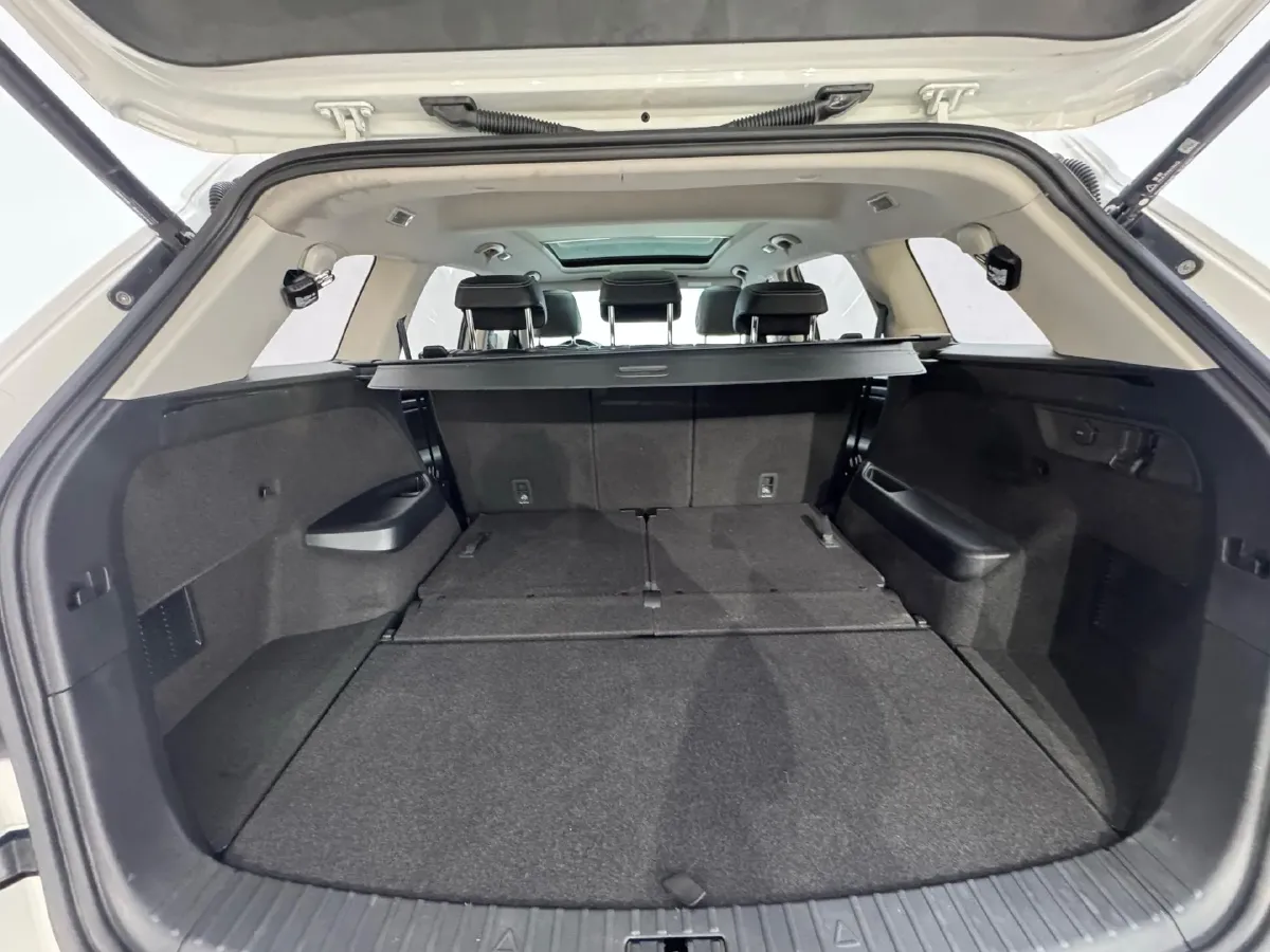 2019 Skoda Superb 2.0T 220HP L4 7DCT,autocango,china used car exporter,china ev exporter,chinese used car exporter,chinese used ev exporter