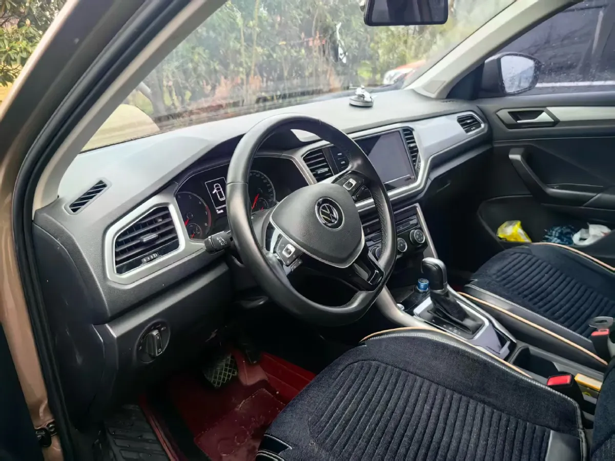 2022 Volkswagen T-Roc 1.4T 150HP L4 7DCT,autocango,china used car exporter,china ev exporter,chinese used car exporter,chinese used ev exporter