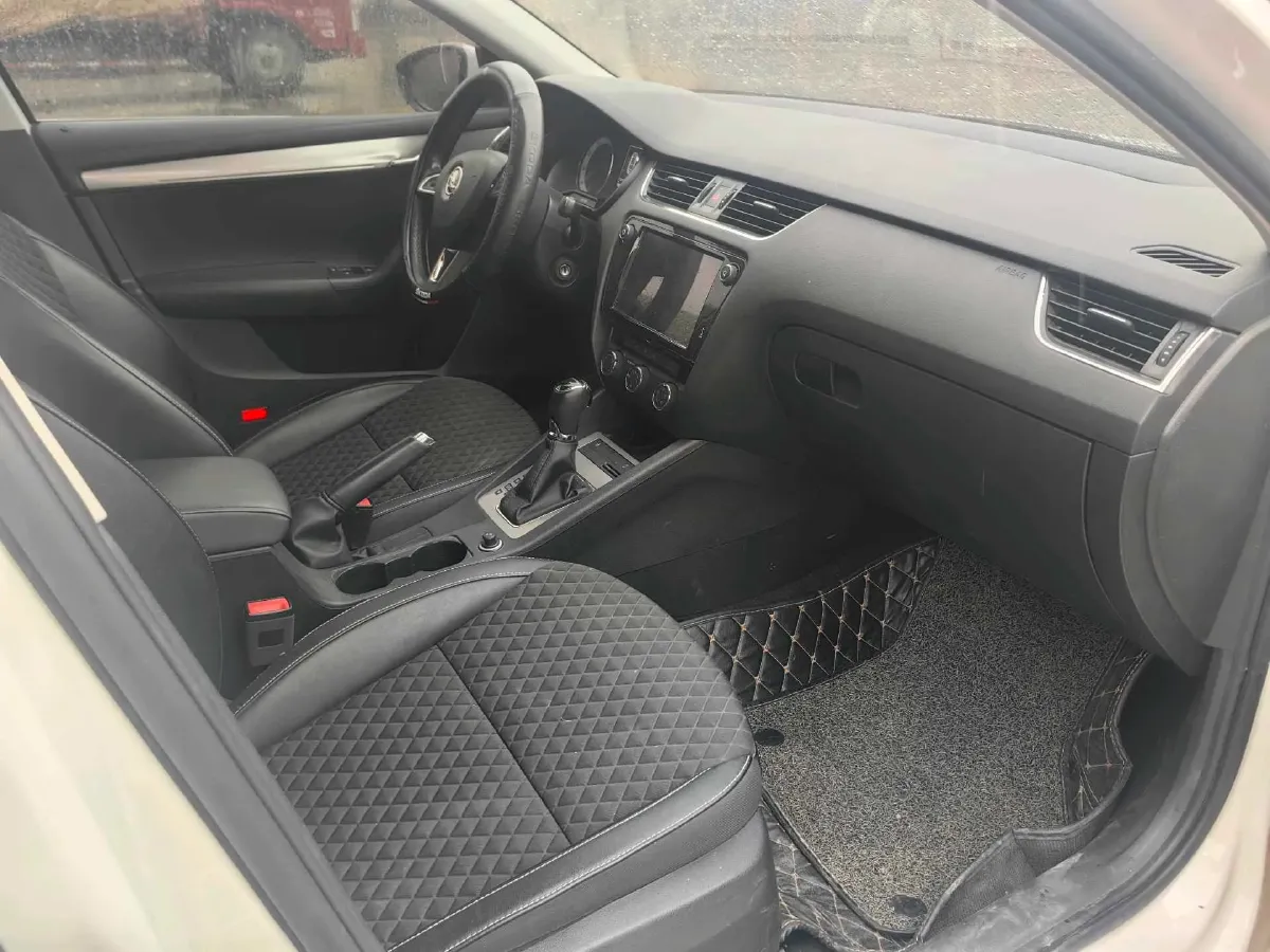 2018 Skoda Octavia 1.6L 110HP L4 6AT,autocango,china used car exporter,china ev exporter,chinese used car exporter,chinese used ev exporter