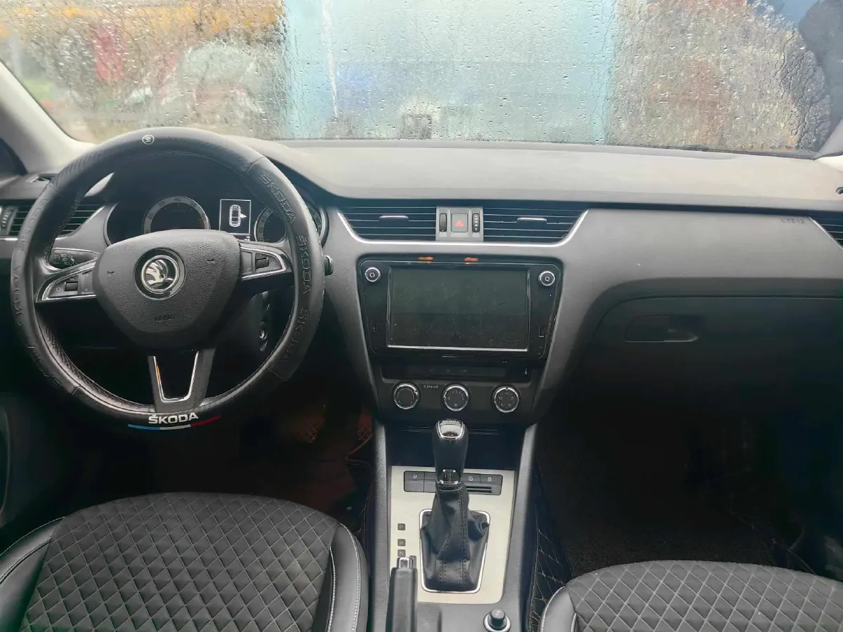 2018 Skoda Octavia 1.6L 110HP L4 6AT,autocango,china used car exporter,china ev exporter,chinese used car exporter,chinese used ev exporter