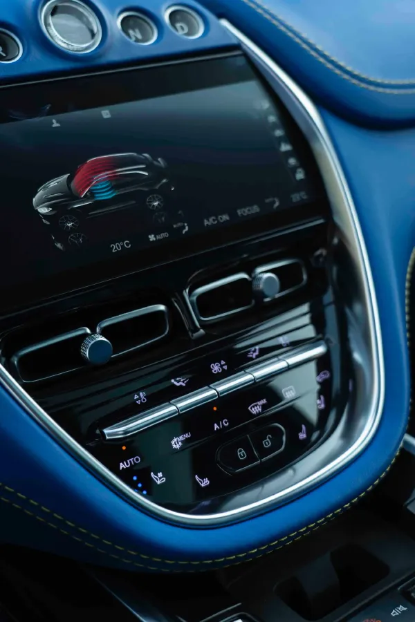 2021 Aston Martin DBX 4.0T 550HP V8 9AT,autocango,china used car exporter,china ev exporter,chinese used car exporter,chinese used ev exporter