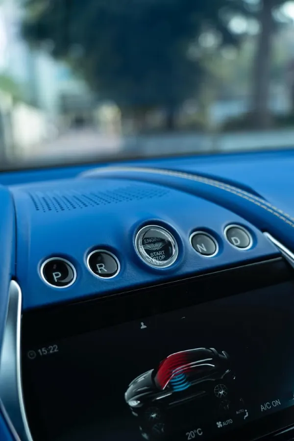 2021 Aston Martin DBX 4.0T 550HP V8 9AT,autocango,china used car exporter,china ev exporter,chinese used car exporter,chinese used ev exporter