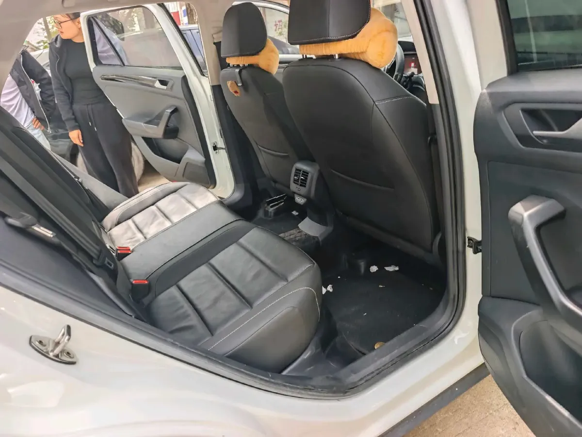 2022 Volkswagen T-Roc 1.4T 150HP L4 7DCT,autocango,china used car exporter,china ev exporter,chinese used car exporter,chinese used ev exporter