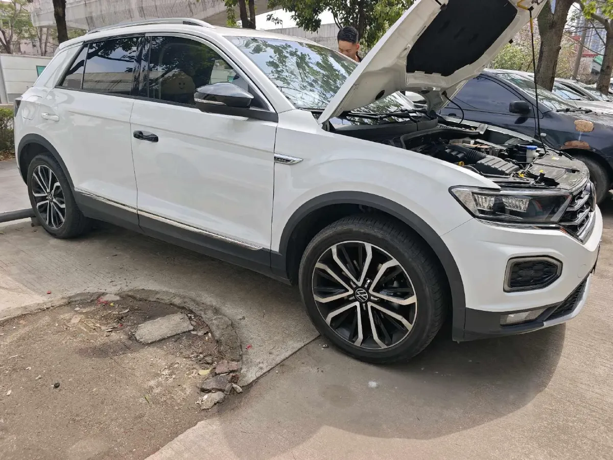 2022 Volkswagen T-Roc 1.4T 150HP L4 7DCT,autocango,china used car exporter,china ev exporter,chinese used car exporter,chinese used ev exporter