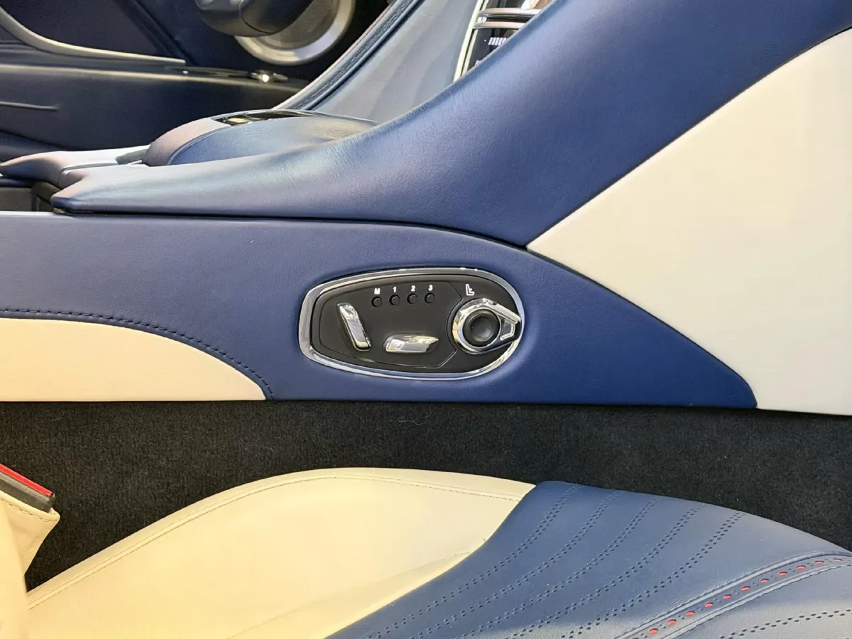 2017 Aston Martin DB11 4.0T 510HP V8 8AT,autocango,china used car exporter,china ev exporter,chinese used car exporter,chinese used ev exporter