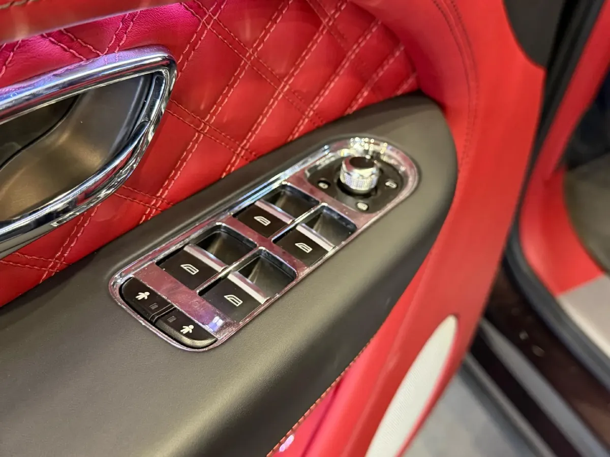 2021 Bentley Bentayga 4.0T 550HP V8 8AT,autocango,china used car exporter,china ev exporter,chinese used car exporter,chinese used ev exporter