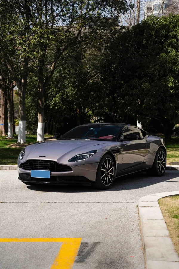 2022 Aston Martin DB11 4.0T 534HP V8 8AT,autocango,china used car exporter,china ev exporter,chinese used car exporter,chinese used ev exporter