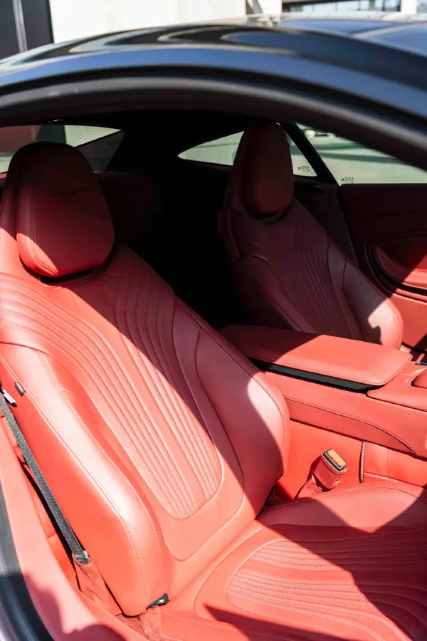 2022 Aston Martin DB11 4.0T 534HP V8 8AT,autocango,china used car exporter,china ev exporter,chinese used car exporter,chinese used ev exporter