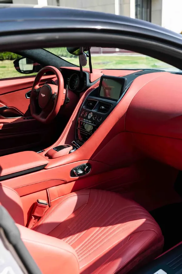 2022 Aston Martin DB11 4.0T 534HP V8 8AT,autocango,china used car exporter,china ev exporter,chinese used car exporter,chinese used ev exporter