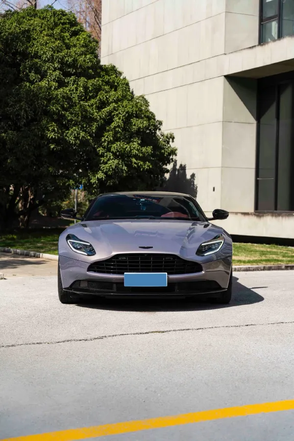 2022 Aston Martin DB11 4.0T 534HP V8 8AT,autocango,china used car exporter,china ev exporter,chinese used car exporter,chinese used ev exporter